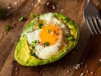 Oven-Baked Paprika and Egg Avocado