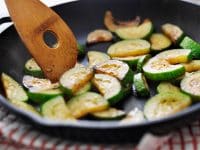 Freshly Seasoned Zucchini and Vegetable Broth
